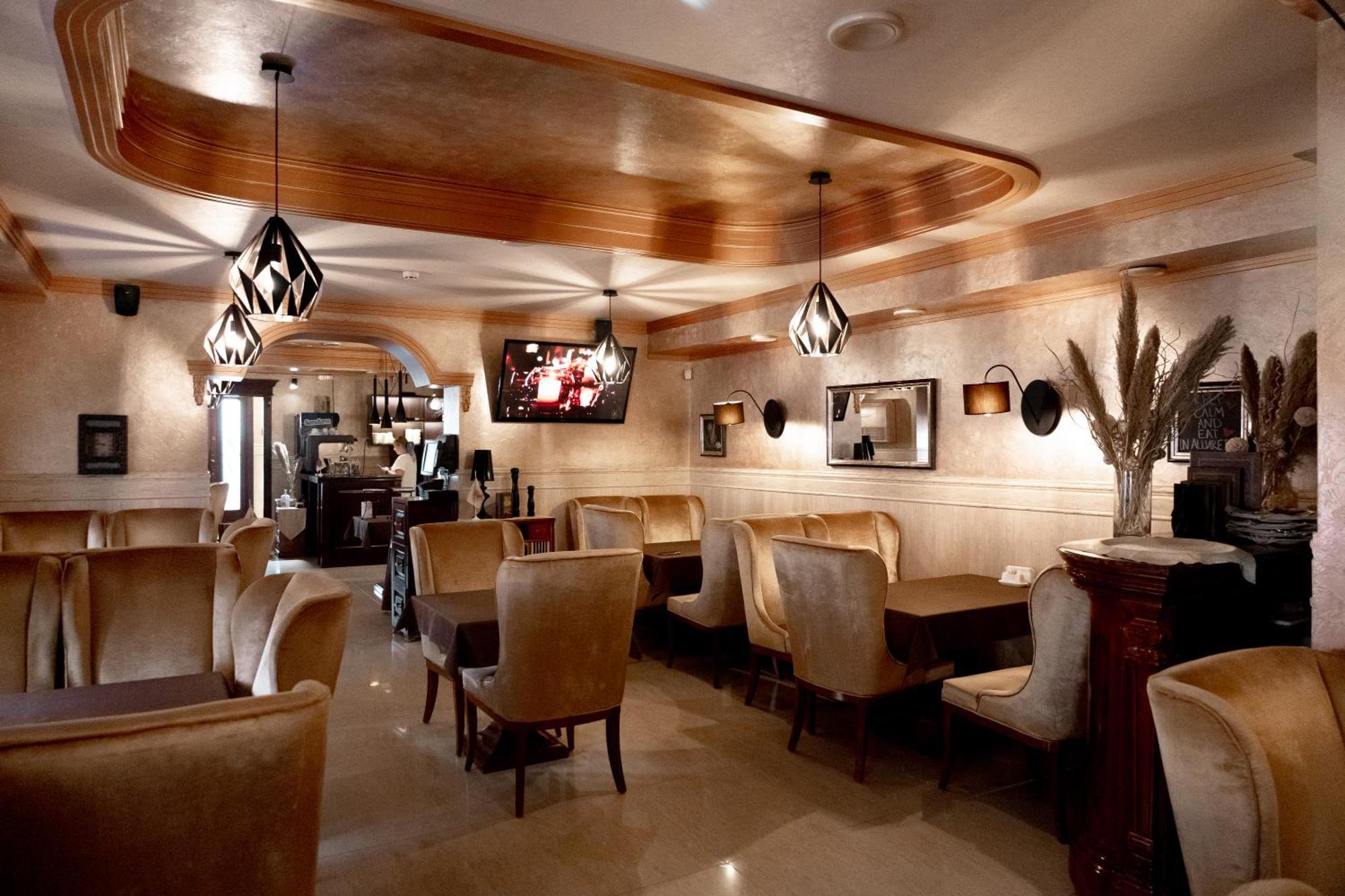 Allureinn Hotel And Spa Chernivtsi Εξωτερικό φωτογραφία