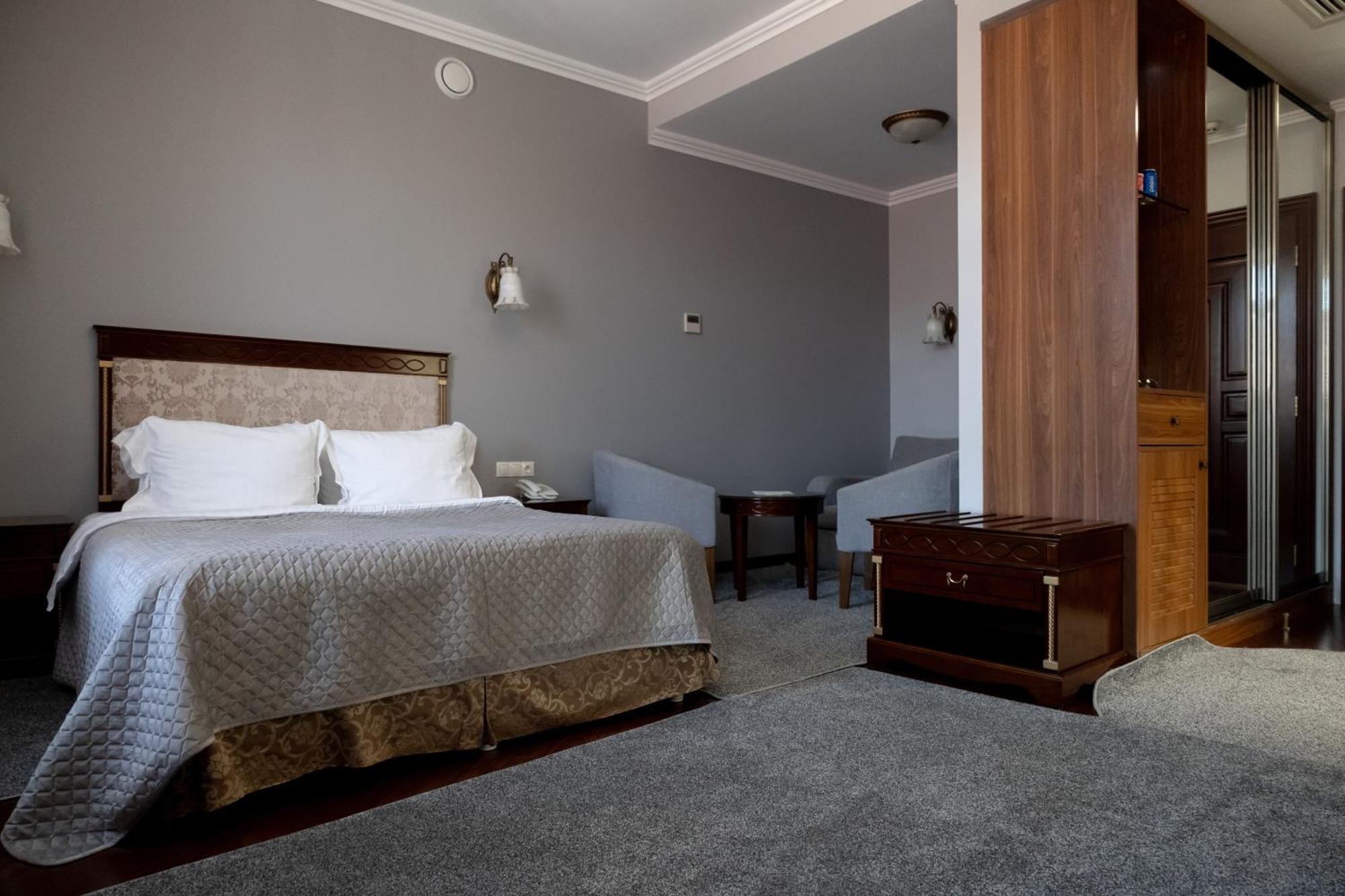Allureinn Hotel And Spa Chernivtsi Εξωτερικό φωτογραφία
