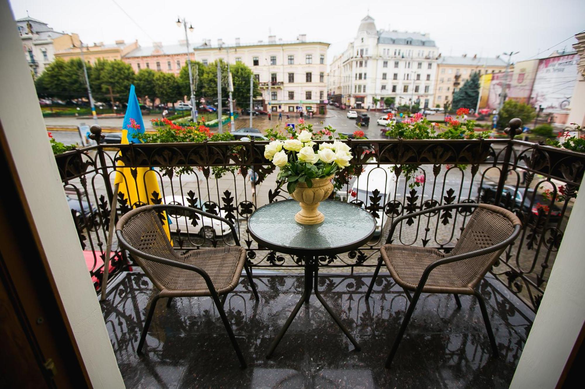 Allureinn Hotel And Spa Chernivtsi Εξωτερικό φωτογραφία