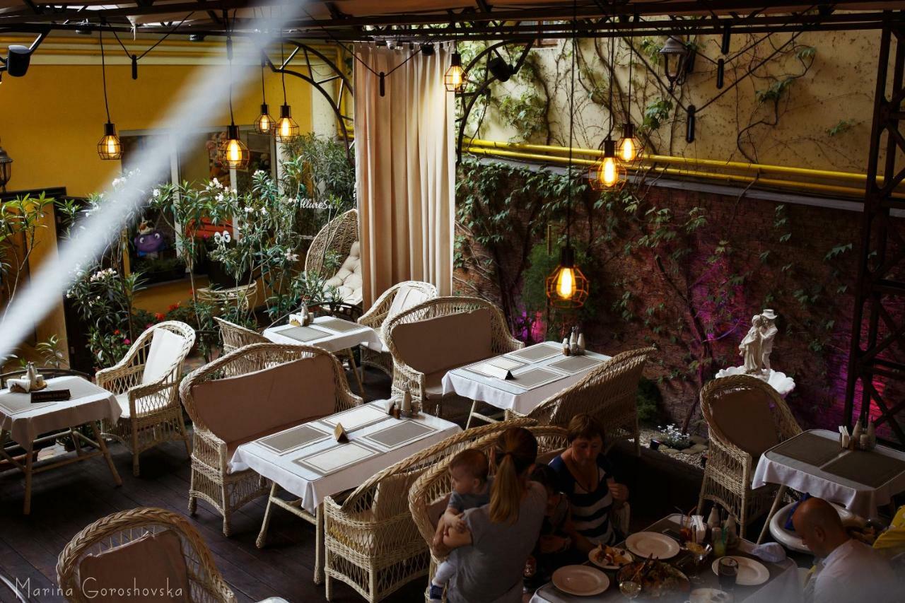 Allureinn Hotel And Spa Chernivtsi Εξωτερικό φωτογραφία