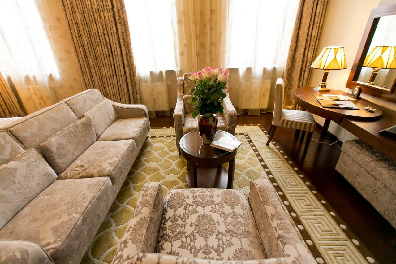 Allureinn Hotel And Spa Chernivtsi Εξωτερικό φωτογραφία