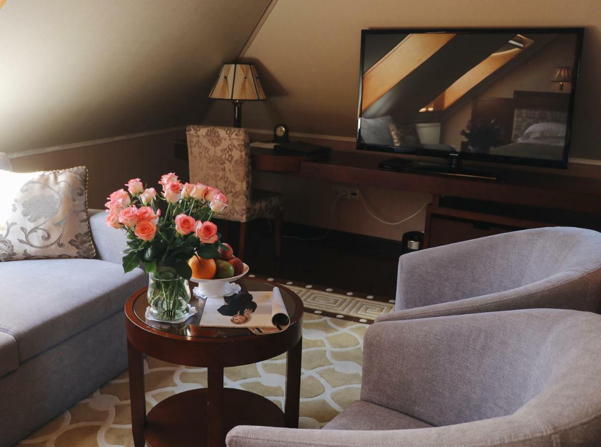 Allureinn Hotel And Spa Chernivtsi Εξωτερικό φωτογραφία